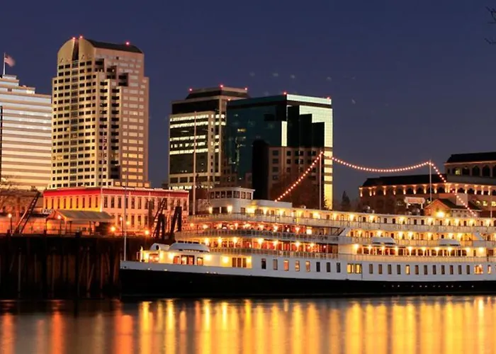 Top Hotels with In-Room Hot Tubs in Sacramento